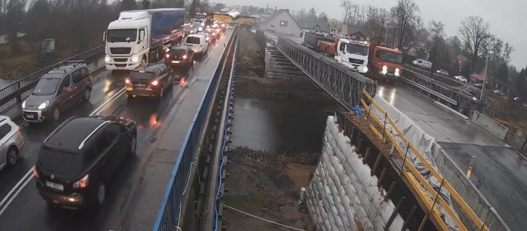 Tymczasowe mosty w Ujściu prawie gotowe