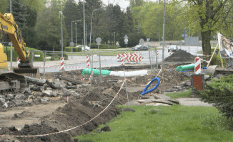 Roboty na Wojska Polskiego wstrzymane. Drogowcy wykopali hełm