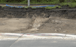 Roboty na Wojska Polskiego wstrzymane. Drogowcy wykopali hełm