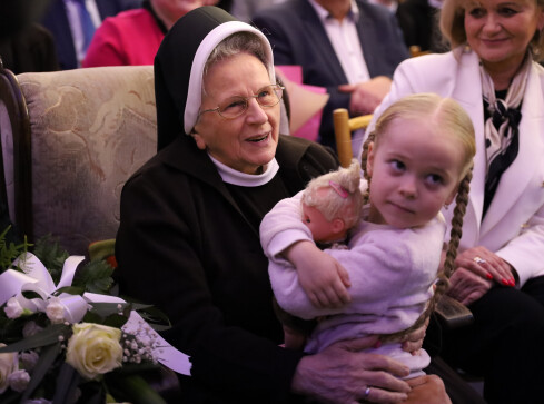 Medal za pracę z niepełnosprawnymi dziećmi  - grafika