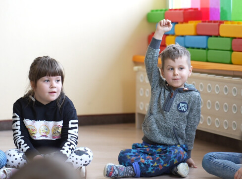 Dzieci z pilskiego przedszkola tłumaczą jak jeździć bezpiecznie [V - grafika