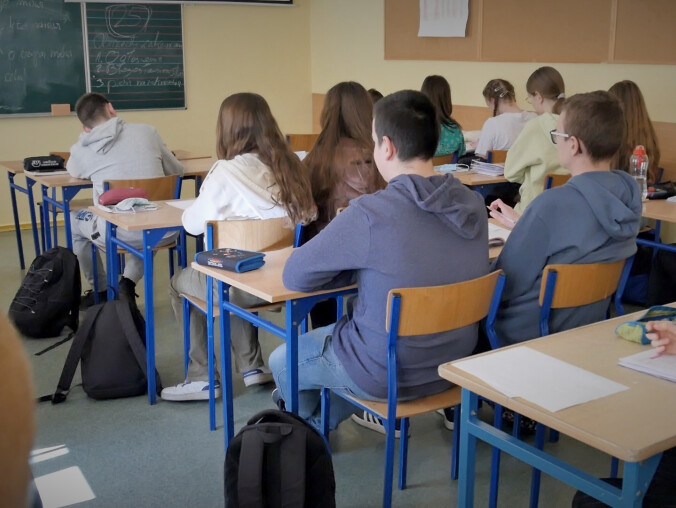 Coraz więcej uczniów z Ukrainy w naszych szkołach [UKR] - grafika