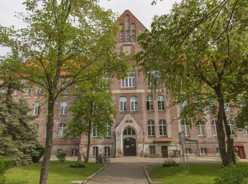 Samorządowcy: dostaliśmy tylko połowę kwoty na podwyżki dla naucz - grafika