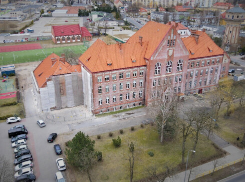 Ruszyły prace rewitalizacyjne zabytkowej Szkoły Podstawowej nr 7 w P - grafika