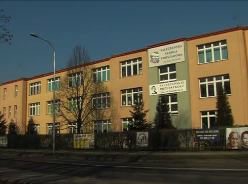 Mimo obaw przed koronawirusem  uczniowie szkoły salezjańskiej wyjeż - grafika