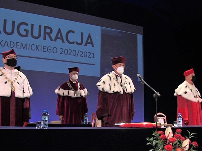 Gaudeamus rozbrzmiało w murach pilskich uczelni - grafika