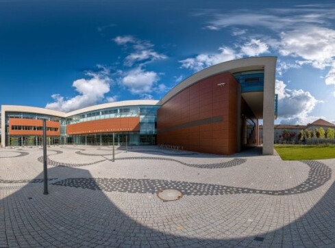 Koncert w hangarze aeroklubu na 100-lecie UAM  - grafika