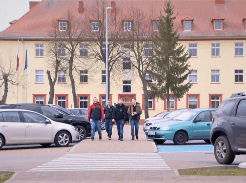 Kształcą dobrych pracowników  - grafika