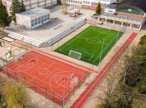 Nowe boiska przy Szkole Podstawowej nr 3 w Pile  - grafika
