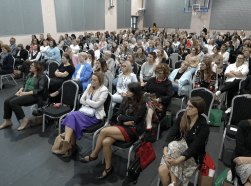 Jak pomagać dzieciom ze Spektrum Płodowych Zaburzeń Alkoholowych? - grafika