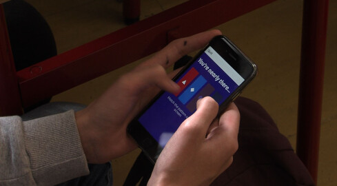 Zakaz używania smartfonów w szkołach?  - grafika