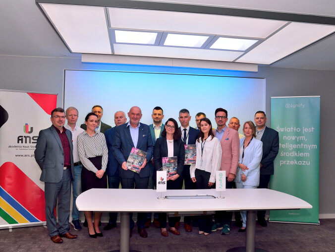 Nowy wymiar współpracy ANS z Signify - grafika