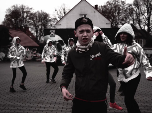 „Nakręć się na RAP” to połączenie profilaktyki antynarkotykow - grafika