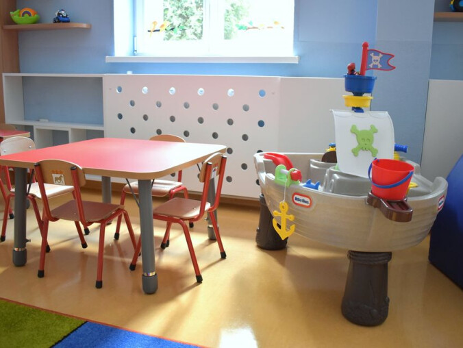 "Nie będziemy mieli jak odbierać dzieci" - skarżą się rodzice  - grafika