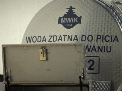 Skażona woda w szkole. Dziś powtórne badania  - grafika