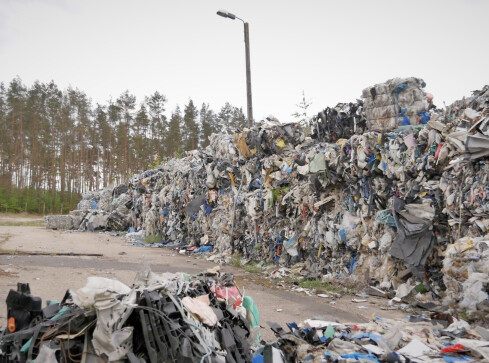 Nielegalne składowisko w Sarbii też jest niebezpieczne? - grafika