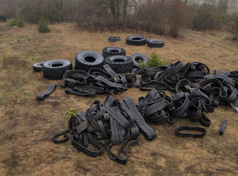 Nielegalne składowisko odpadów wciąż istnieje  - grafika