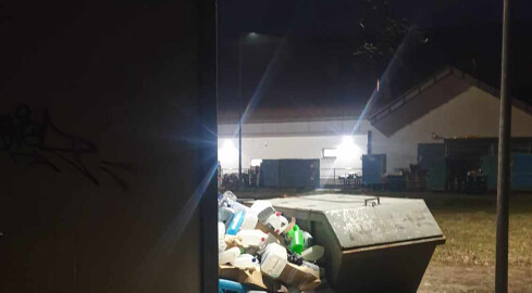 Nad Zalewem "kwitną" śmieci - grafika