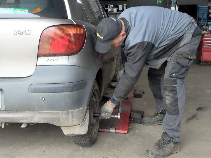 Idzie zima. Jak przygotować samochód?  - grafika