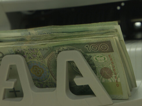 Czy nowe podatki wydrenują portfele Polaków w nowym roku? - grafika