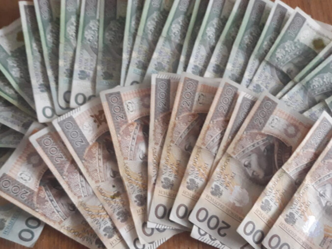 Ponad milion zł kary za nieuczciwe pokazy. Oszuści żerowali na seni - grafika