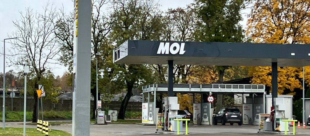 W Pile mamy MOL-a
