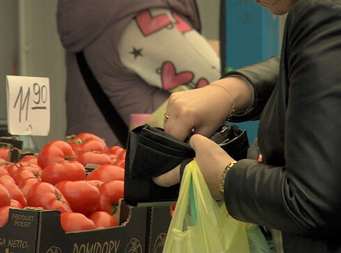 Inflacja szaleje. Pilanie skarżą się na drożyznę  - grafika