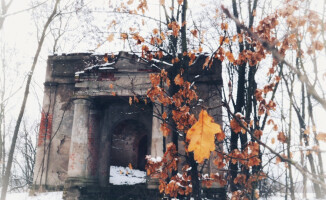 Zima odsłoniła XIX-wieczny grobowiec Żychlińskich