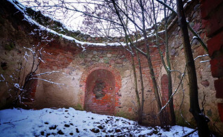 Zima odsłoniła XIX-wieczny grobowiec Żychlińskich