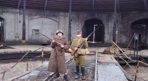 Broń i mundury w schronie oraz historyczne prelekcje - grafika