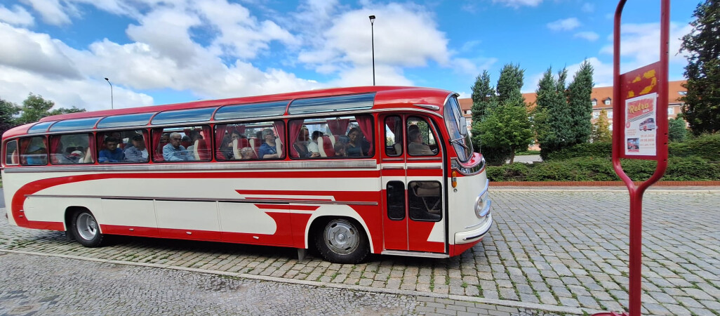 Retro Bus na ulicach Piły - ZDJĘCIA 