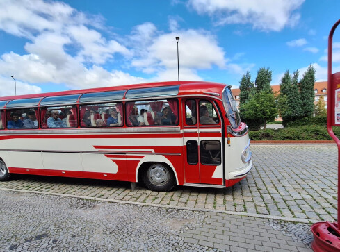 Retro Bus na ulicach Piły - ZDJĘCIA  - grafika