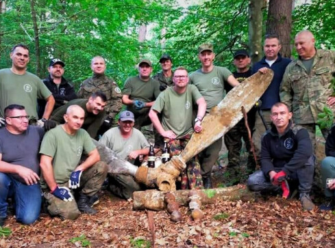 Znaleźli szczątki niemieckiego myśliwca Focke Wulf  - grafika