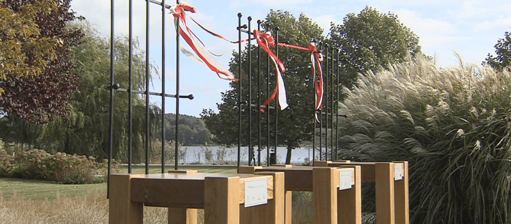 Trzy krzesła na trzy rocznice w Chodzieży