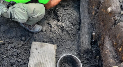 Srebrne szelągi i prahistoryczna ceramika w centrum Piły - grafika