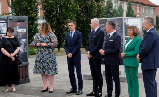 Plenerowa wystawa o Poznańskim Czerwcu na pl. Staszica 