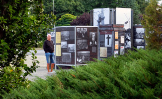 Plenerowa wystawa o Poznańskim Czerwcu na pl. Staszica