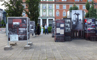 Plenerowa wystawa o Poznańskim Czerwcu na pl. Staszica