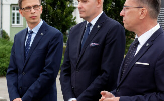 Plenerowa wystawa o Poznańskim Czerwcu na pl. Staszica 