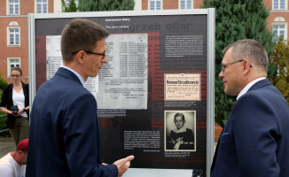 Plenerowa wystawa o Poznańskim Czerwcu na pl. Staszica