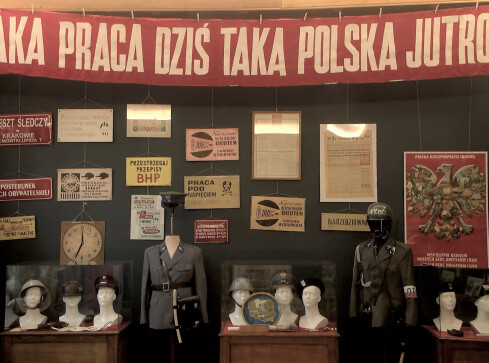 Jak wyglądała codzienność w czasach PRL?  - grafika