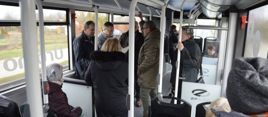 Prezydent podpisał umowę na wodorowe autobusy 