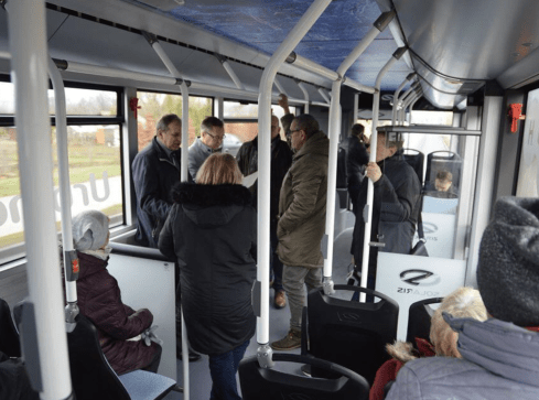 Prezydent podpisał umowę na wodorowe autobusy  - grafika