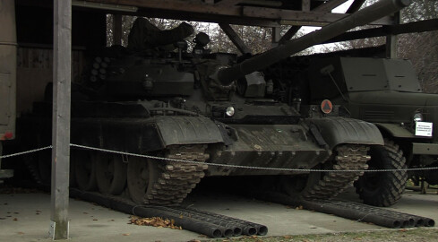 T-55 w zmodernizowanej wersji „Merida” zaparkował w Wałczu  - grafika