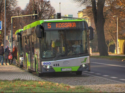 Siedem hybryd jeździ już po Pile  - grafika