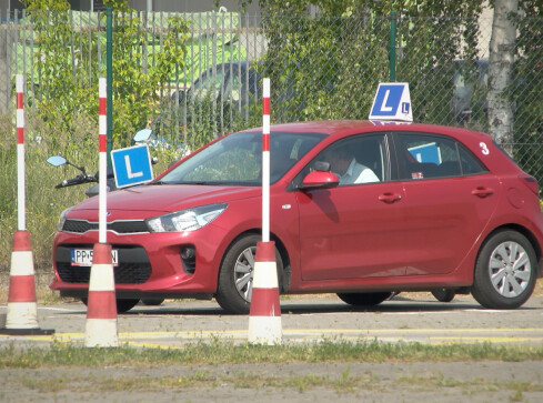 2/3 kursantów nie zdaje w Pile egzaminu na prawo jazdy  - grafika