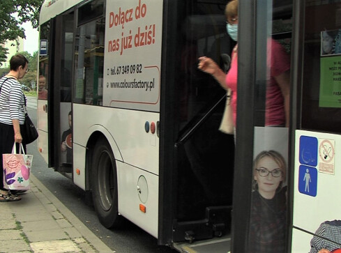 Pasażerowie będą sami otwierać sobie drzwi  - grafika