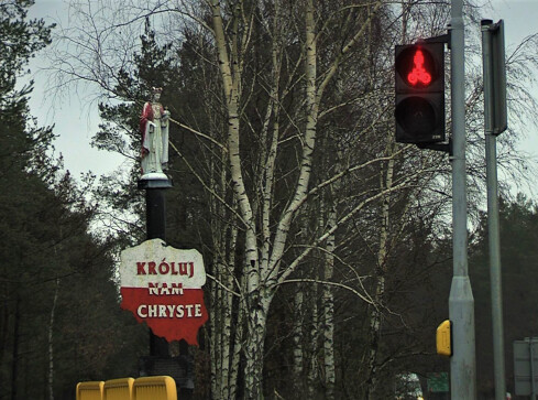 Pełnej intronizacji Chrystusa na Króla Polski nie będzie? Taki wnio - grafika