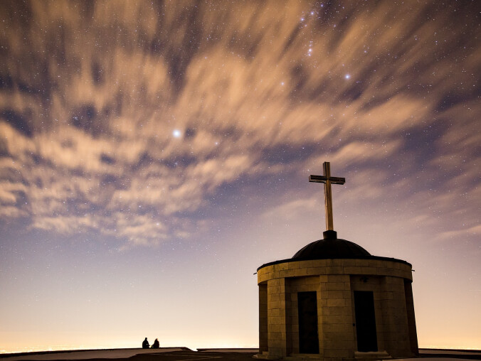 Wielkanoc w prawie pustych kościołach - grafika