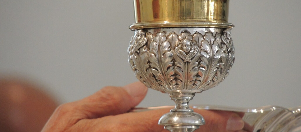 Włamał się do kościoła po wino mszalne